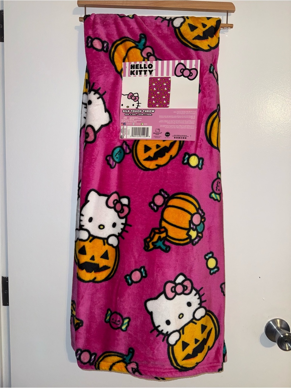 🆕 Hello Kitty Halloween Pumpkin Candy Silk Touch Throw Blanket 50x70